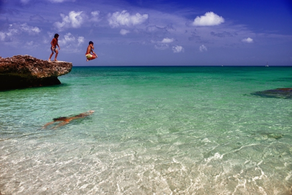 Aruba Local Kids Playing